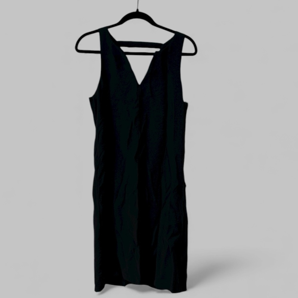 Banana Republic Black Sleeveless V-Cut Dress